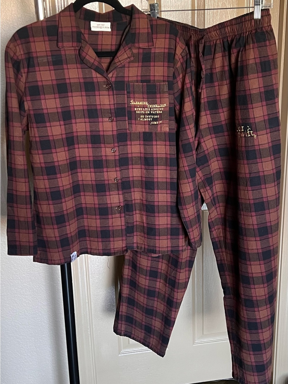 Taylor Swift Women’s Plaid Pajama Set - Burgundy & Black